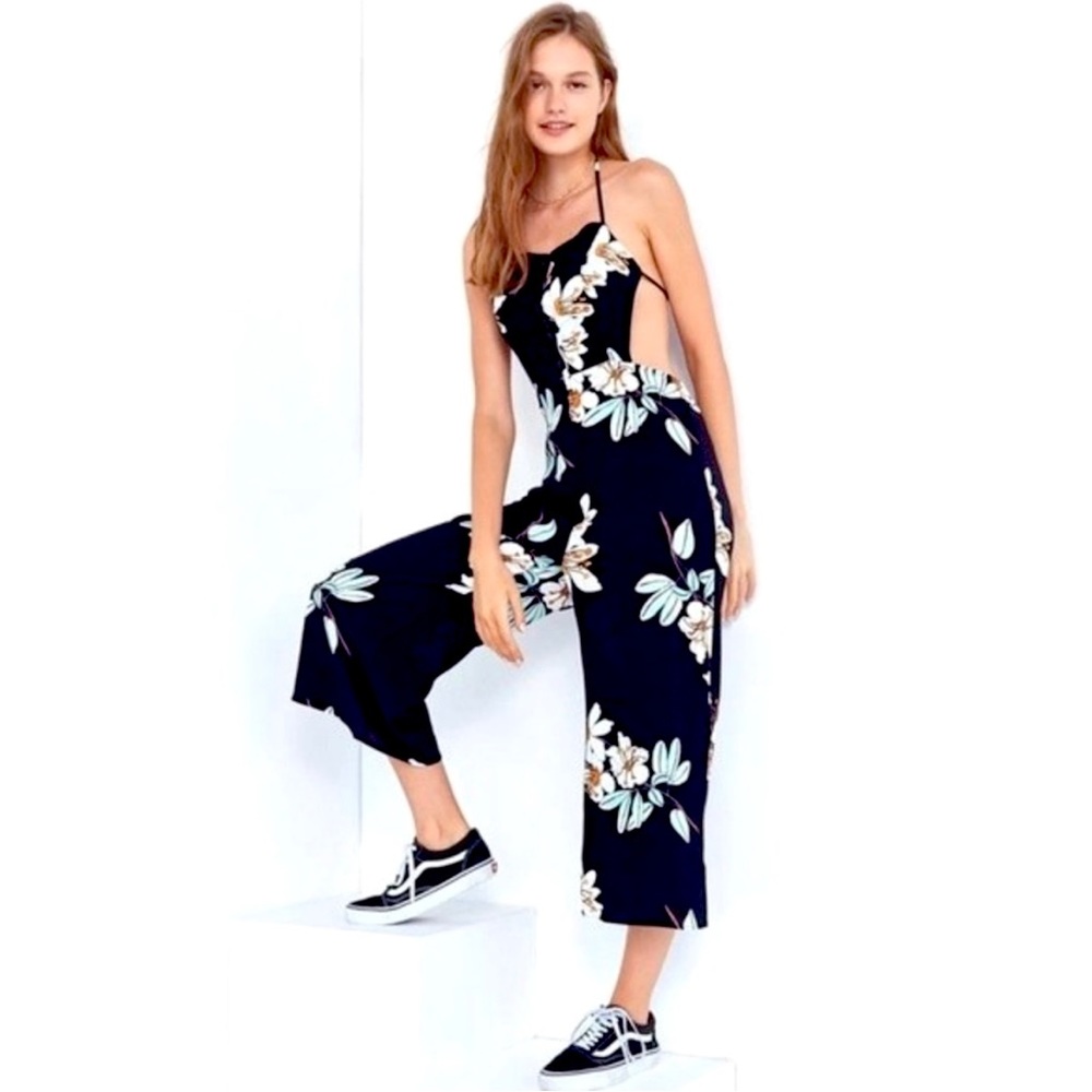 Kimchi Blue | Floral Backless Apron Jumpsuit | Black | Size 2